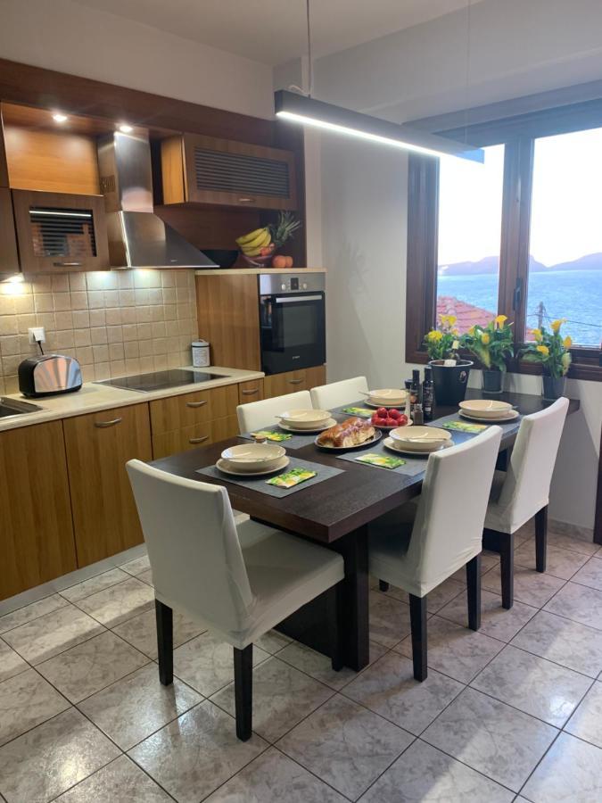 Zoe's Sea View Апартаменты *