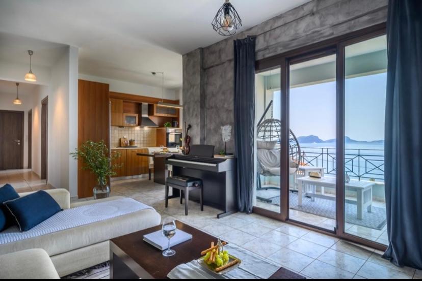 Апартаменты Zoe's Sea View *